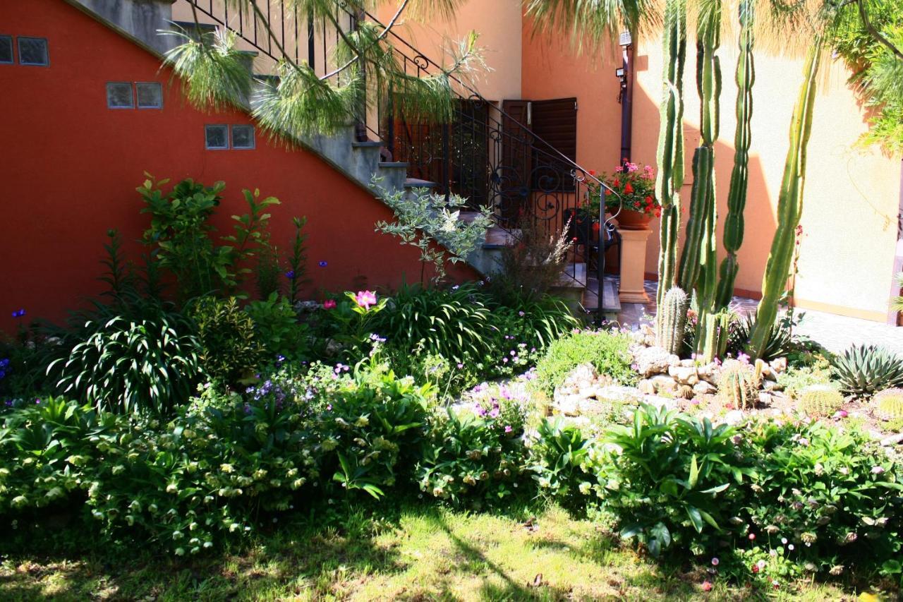 Garden Fuorirotta Bed & Breakfast San Giovanni Teatino Bagian luar foto